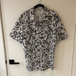 Men's Lululemon Black and White Patterned Shirt